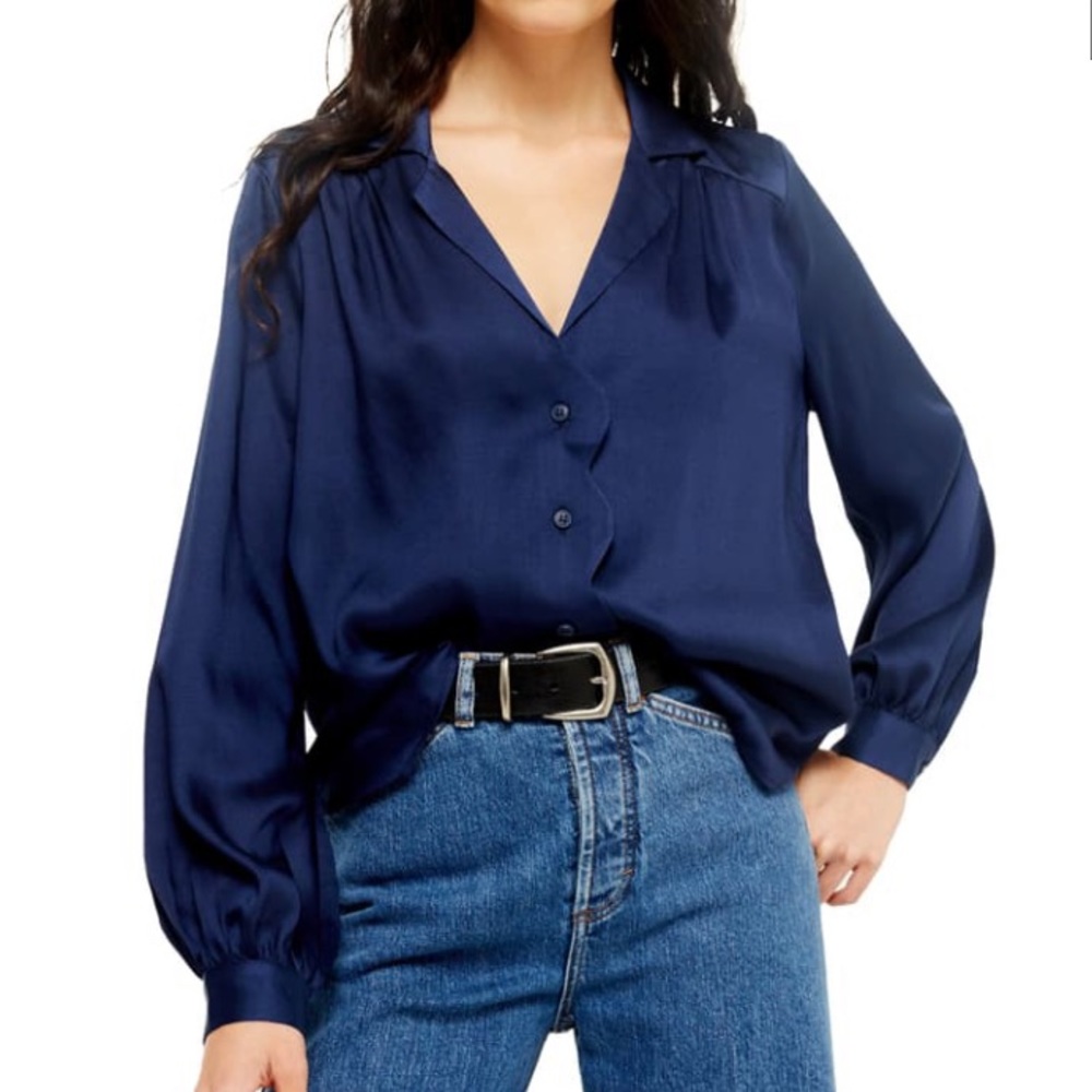 TOPSHOPScallop Satin Blouse In Navy Blue